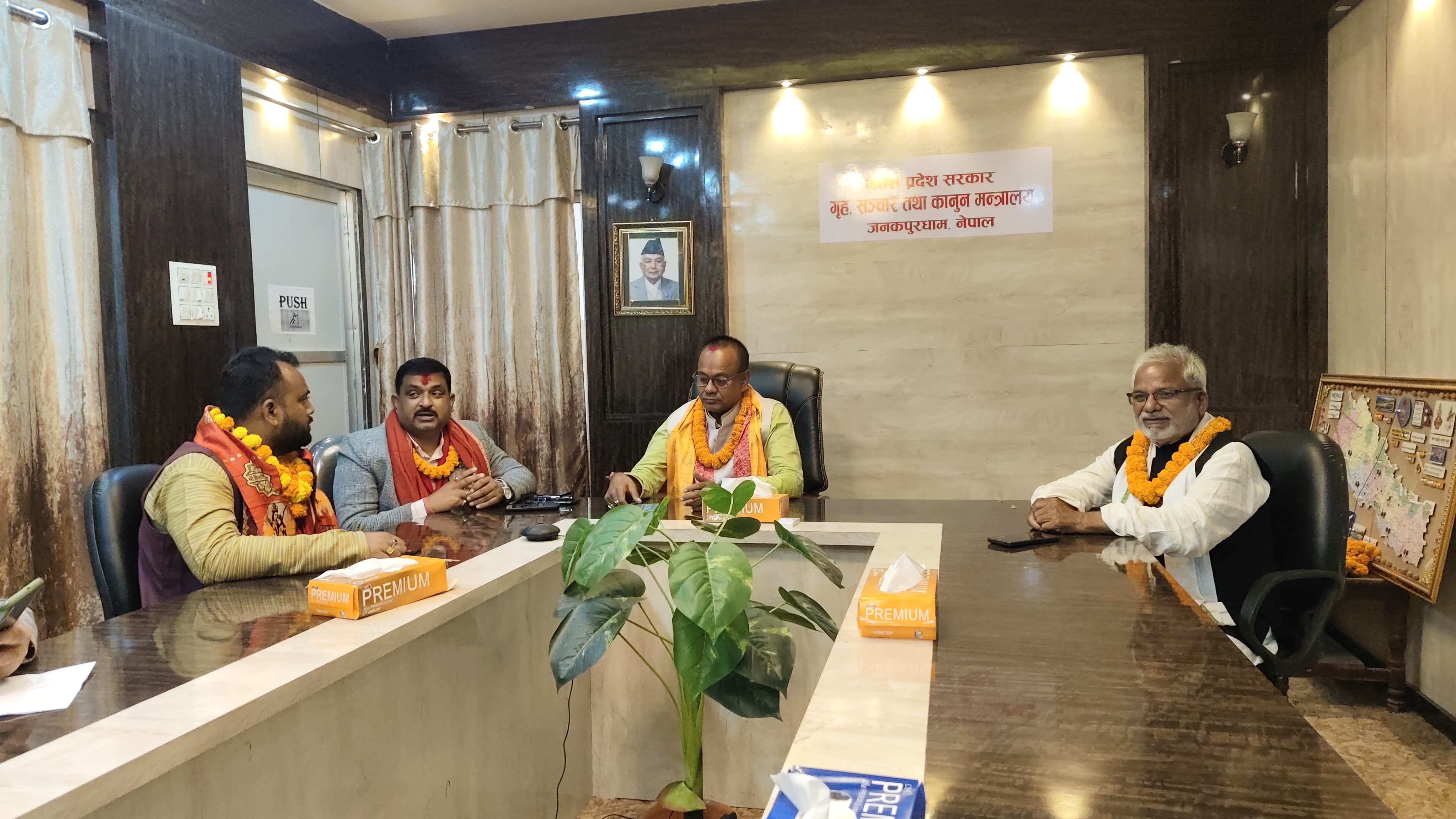 मधेशका पूर्वमुख्यमन्त्री सरोजले गरेको सम्पूर्ण सरुवा र जिम्मेवारी हेरफेरका निर्णय उल्टाइदिए नयाँ मूख्यमन्त्रीले